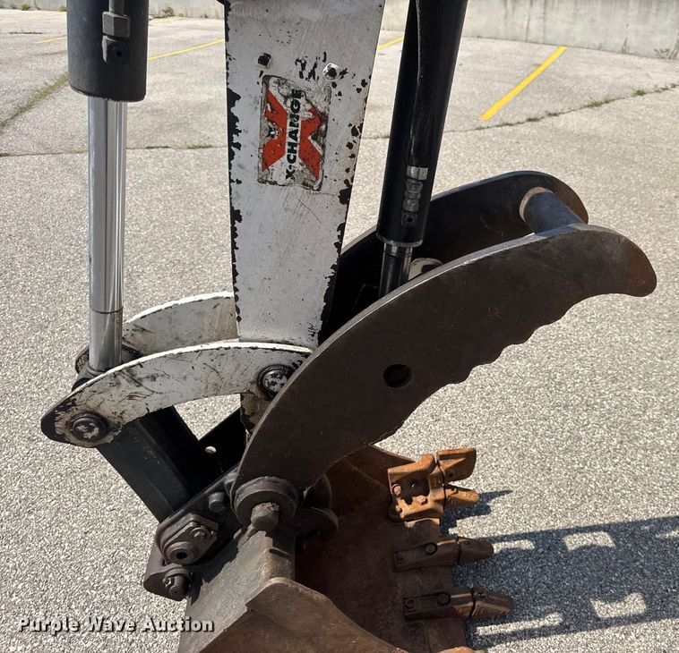 image for item DO2249 2001 Bobcat 341 mini excavator