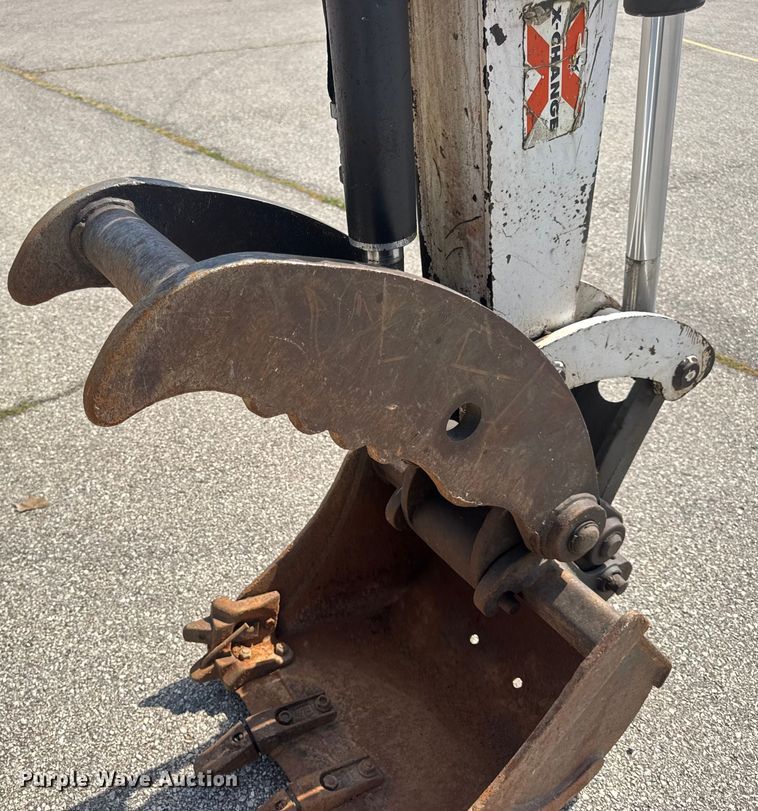 image for item DO2249 2001 Bobcat 341 mini excavator