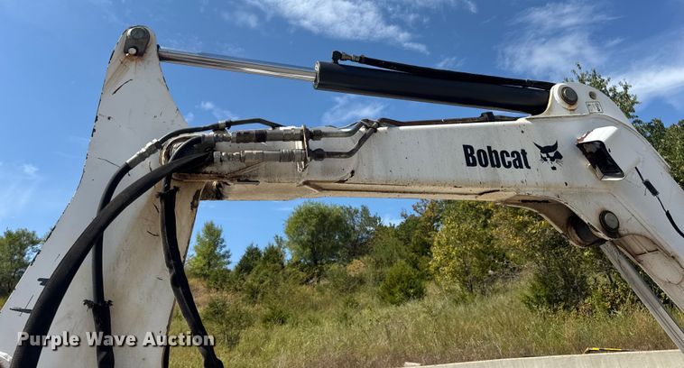 image for item DO2249 2001 Bobcat 341 mini excavator