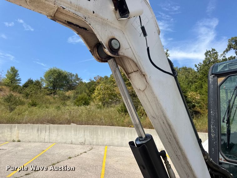 image for item DO2249 2001 Bobcat 341 mini excavator