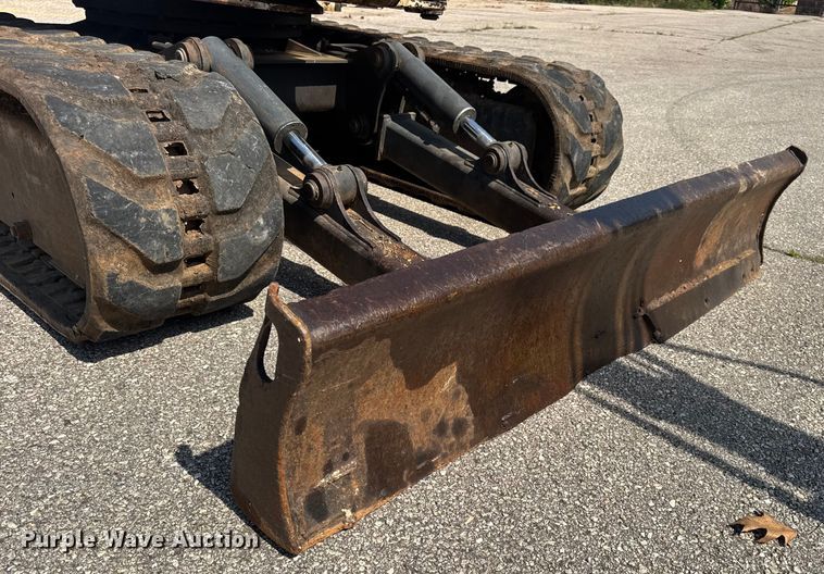 image for item DO2249 2001 Bobcat 341 mini excavator