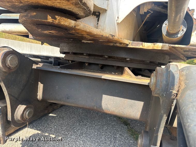 image for item DO2249 2001 Bobcat 341 mini excavator