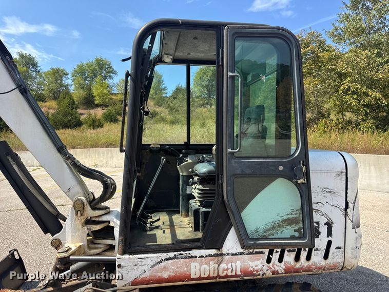 image for item DO2249 2001 Bobcat 341 mini excavator