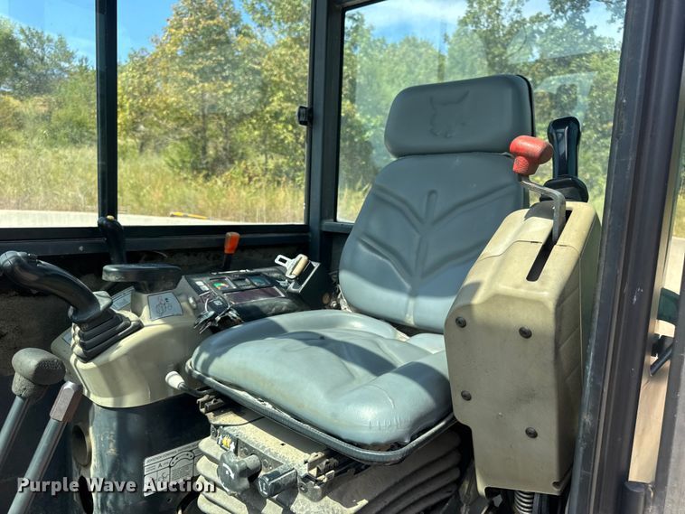 image for item DO2249 2001 Bobcat 341 mini excavator