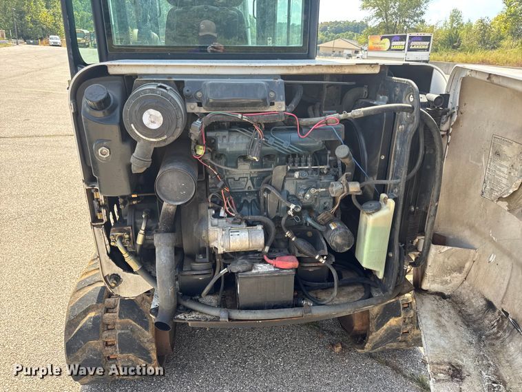 image for item DO2249 2001 Bobcat 341 mini excavator