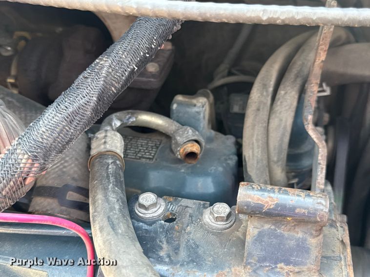 image for item DO2249 2001 Bobcat 341 mini excavator