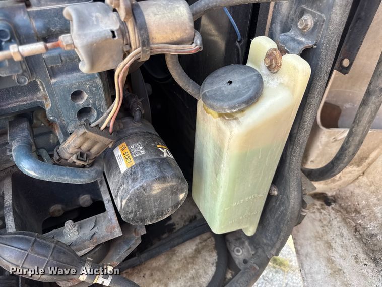 image for item DO2249 2001 Bobcat 341 mini excavator