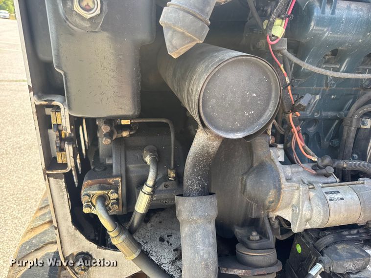 image for item DO2249 2001 Bobcat 341 mini excavator