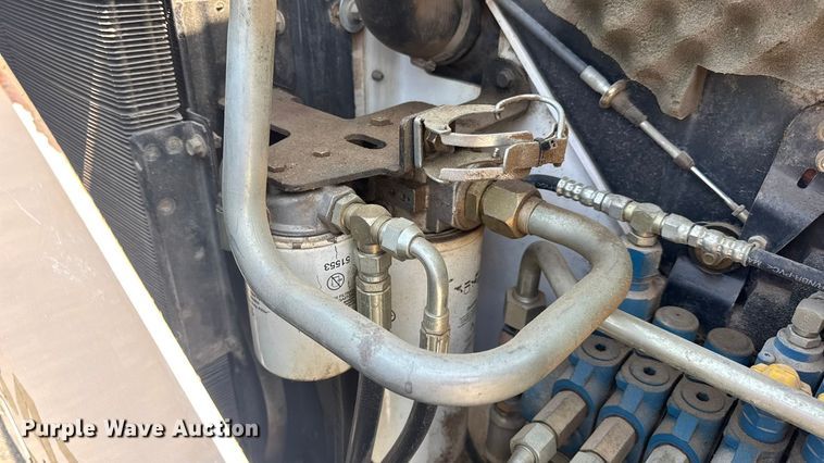 image for item DO2249 2001 Bobcat 341 mini excavator