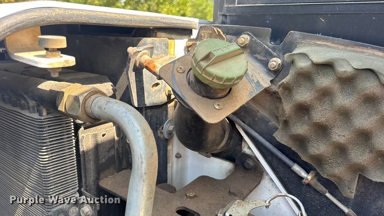 image for item DO2249 2001 Bobcat 341 mini excavator