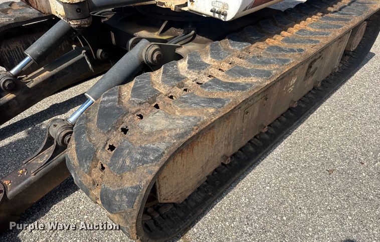 image for item DO2249 2001 Bobcat 341 mini excavator