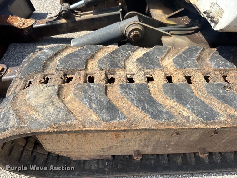 image for item DO2249 2001 Bobcat 341 mini excavator