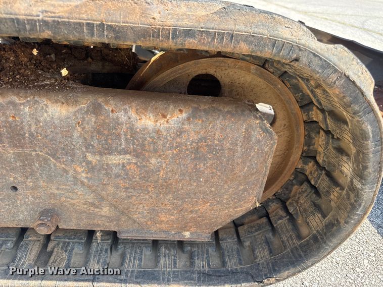 image for item DO2249 2001 Bobcat 341 mini excavator