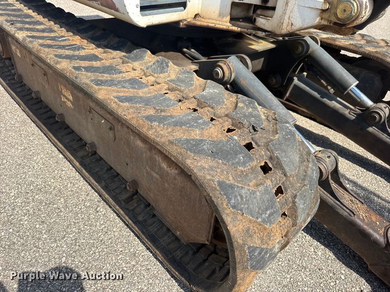 image for item DO2249 2001 Bobcat 341 mini excavator