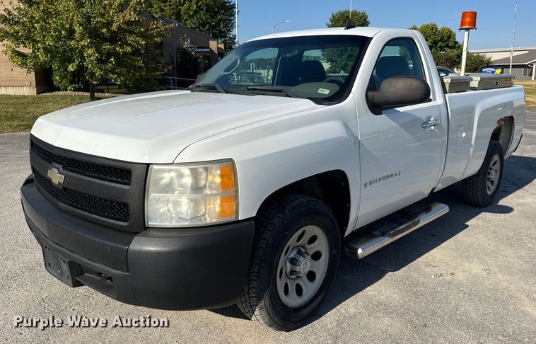 image for item DO2258 2008 Chevrolet Silverado 1500 pickup truck
