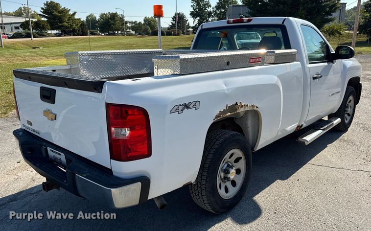 image for item DO2258 2008 Chevrolet Silverado 1500 pickup truck