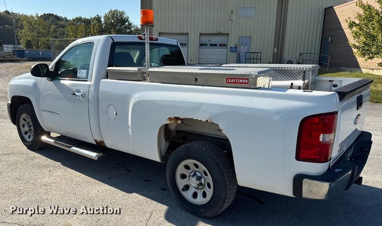 image for item DO2258 2008 Chevrolet Silverado 1500 pickup truck