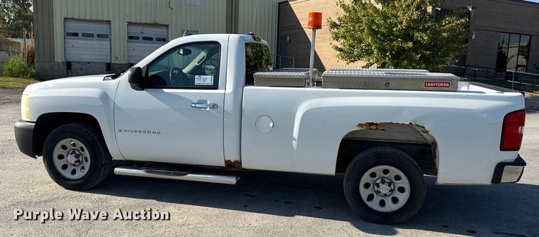 image for item DO2258 2008 Chevrolet Silverado 1500 pickup truck