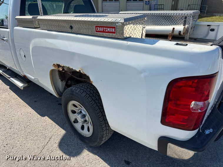 image for item DO2258 2008 Chevrolet Silverado 1500 pickup truck