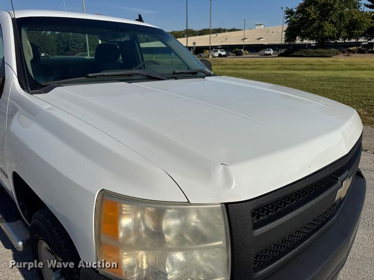 image for item DO2258 2008 Chevrolet Silverado 1500 pickup truck