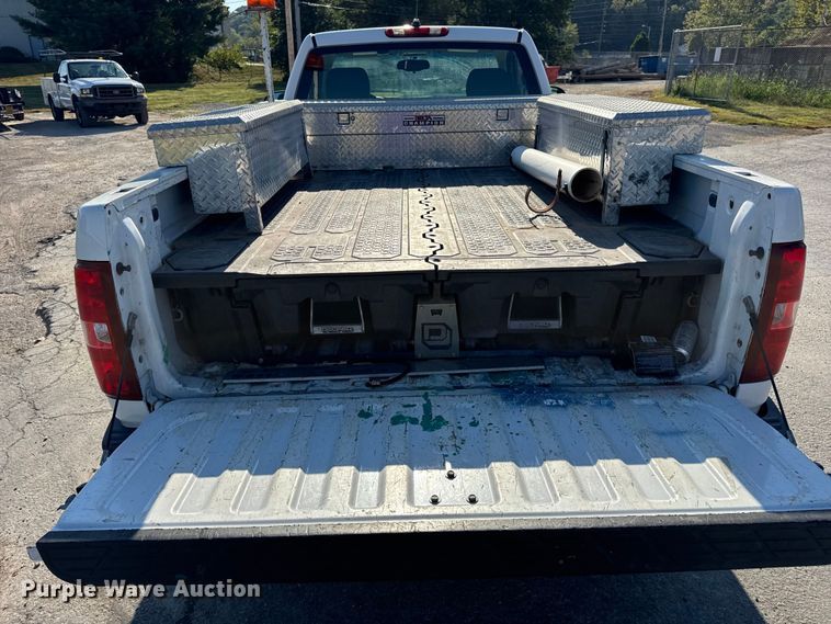 image for item DO2258 2008 Chevrolet Silverado 1500 pickup truck