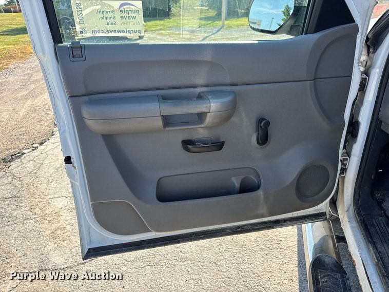 image for item DO2258 2008 Chevrolet Silverado 1500 pickup truck