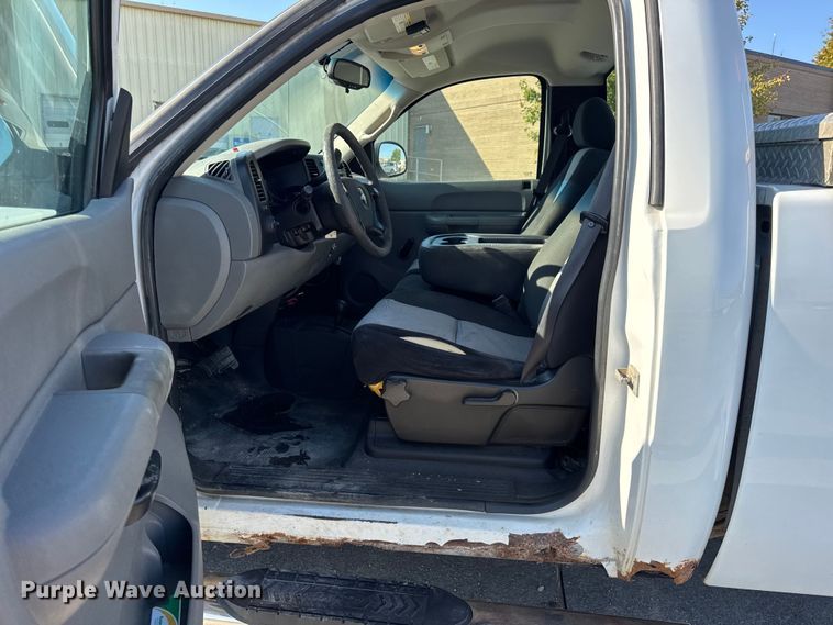 image for item DO2258 2008 Chevrolet Silverado 1500 pickup truck