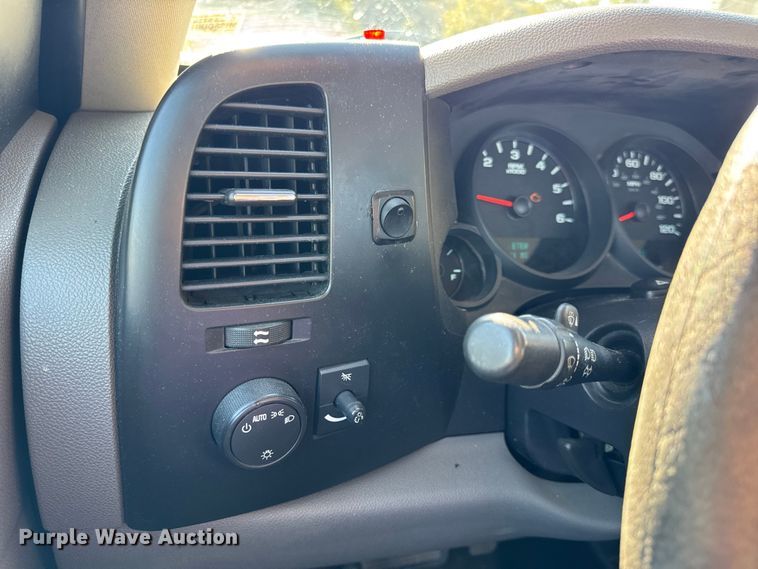 image for item DO2258 2008 Chevrolet Silverado 1500 pickup truck