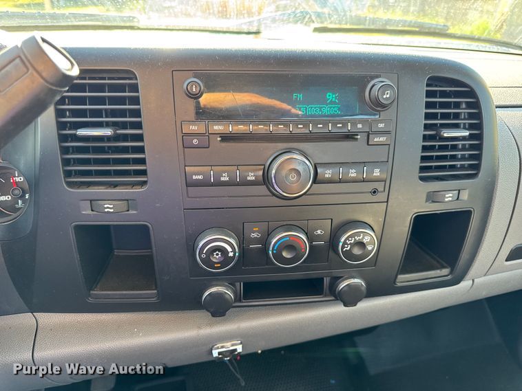 image for item DO2258 2008 Chevrolet Silverado 1500 pickup truck