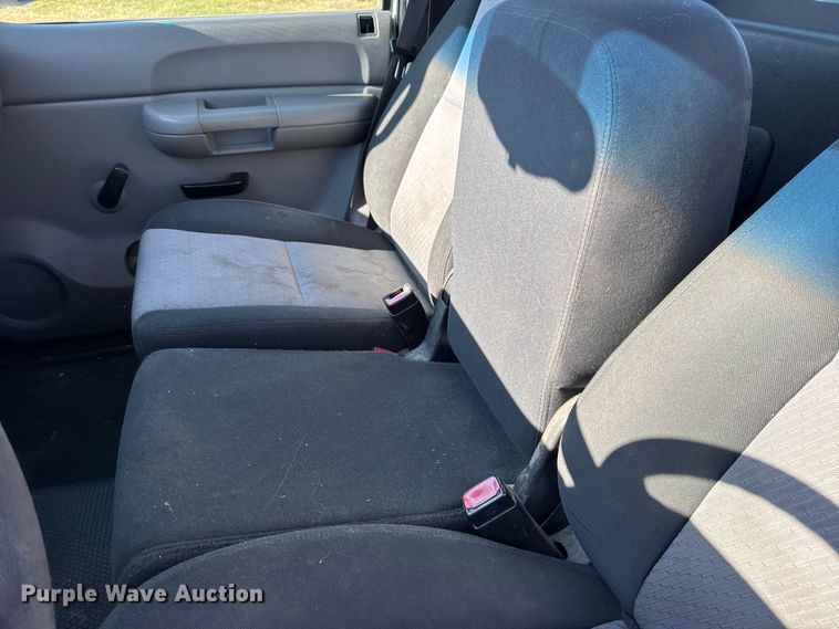 image for item DO2258 2008 Chevrolet Silverado 1500 pickup truck