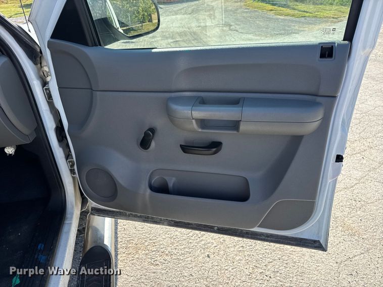 image for item DO2258 2008 Chevrolet Silverado 1500 pickup truck