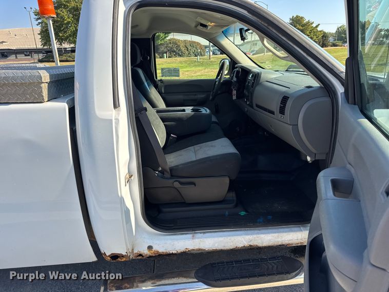 image for item DO2258 2008 Chevrolet Silverado 1500 pickup truck