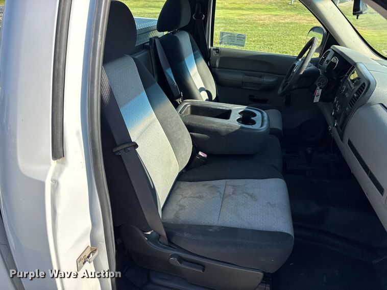 image for item DO2258 2008 Chevrolet Silverado 1500 pickup truck