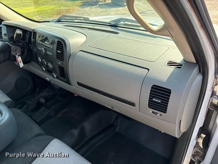 image for item DO2258 2008 Chevrolet Silverado 1500 pickup truck