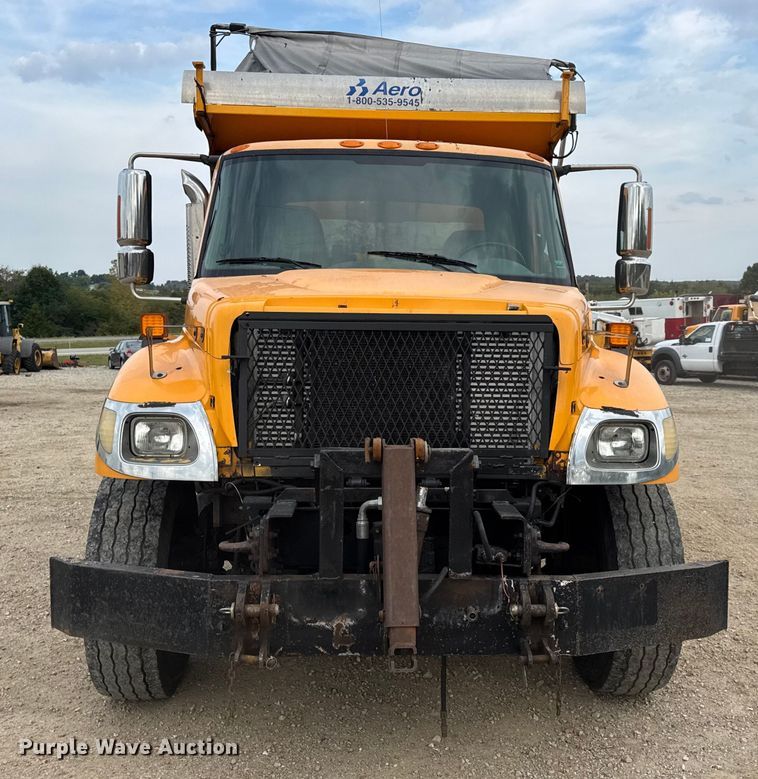image for item DO2261 2006 International 7400 dump truck