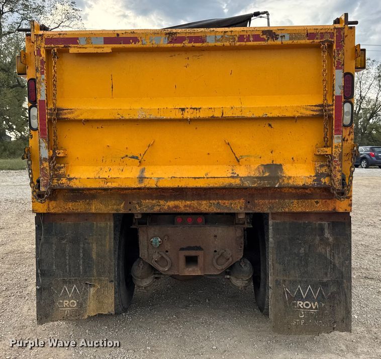 image for item DO2261 2006 International 7400 dump truck