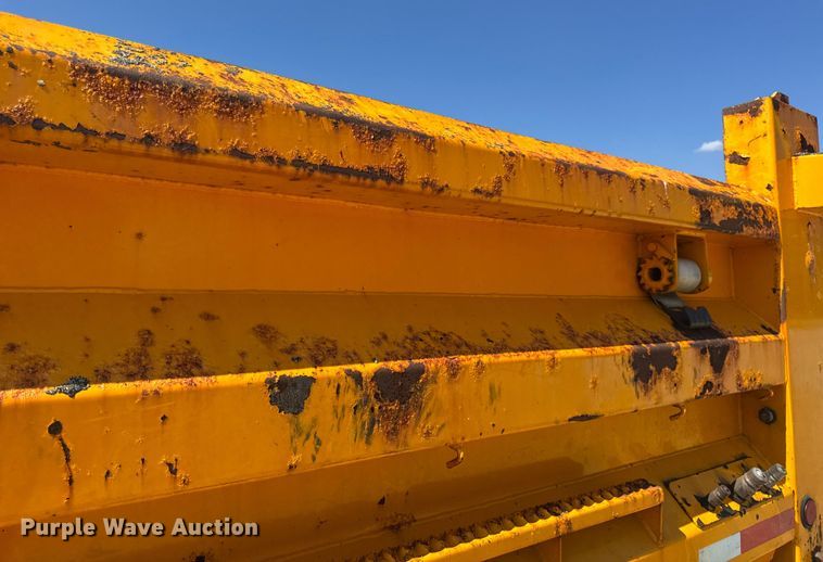 image for item DO2261 2006 International 7400 dump truck