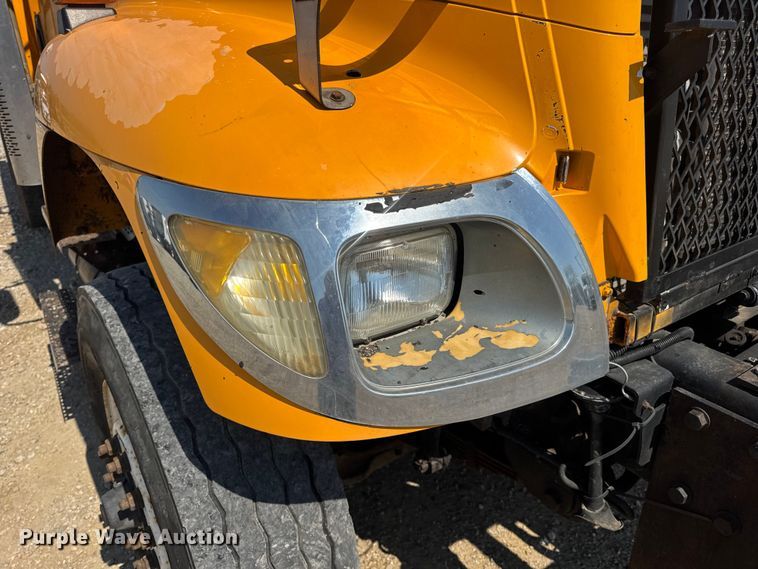 image for item DO2261 2006 International 7400 dump truck