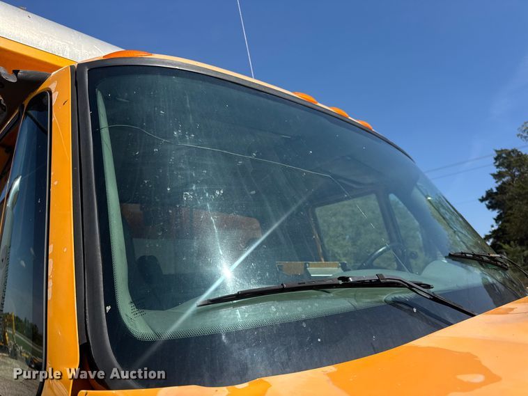 image for item DO2261 2006 International 7400 dump truck