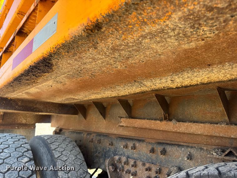 image for item DO2261 2006 International 7400 dump truck