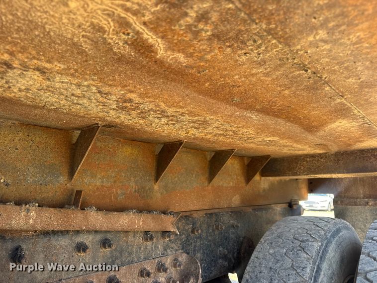 image for item DO2261 2006 International 7400 dump truck