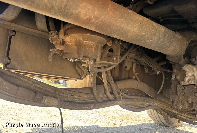 image for item DO2261 2006 International 7400 dump truck