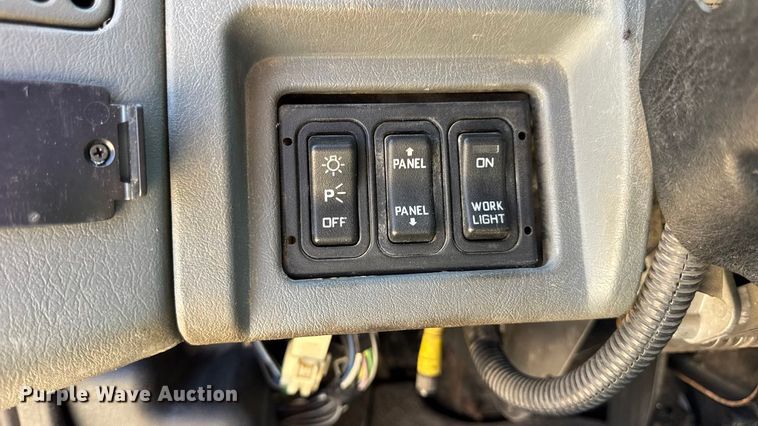 image for item DO2261 2006 International 7400 dump truck