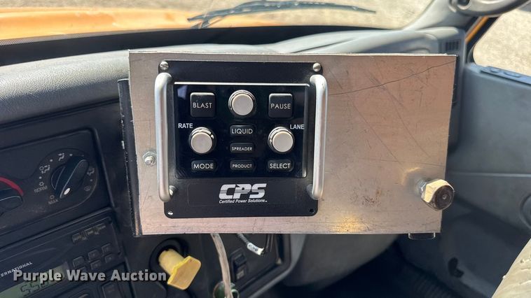 image for item DO2261 2006 International 7400 dump truck