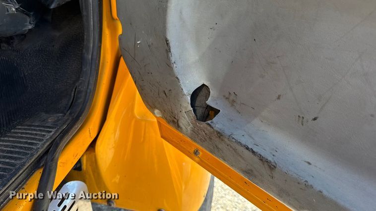 image for item DO2261 2006 International 7400 dump truck