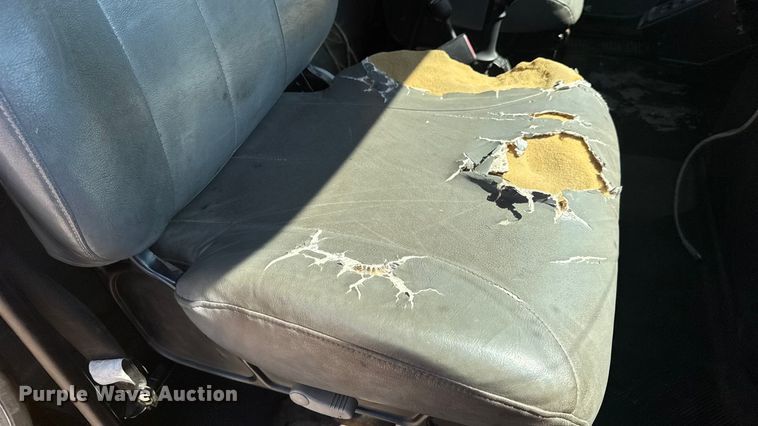 image for item DO2261 2006 International 7400 dump truck