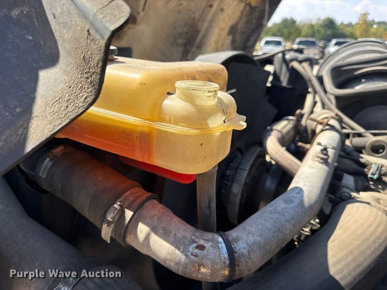 image for item DO2261 2006 International 7400 dump truck