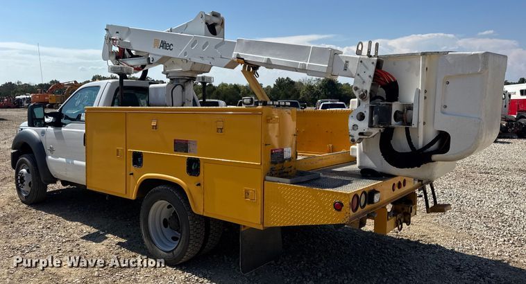 image for item DO2263 2015 Ford F550 Super Duty XL bucket truck
