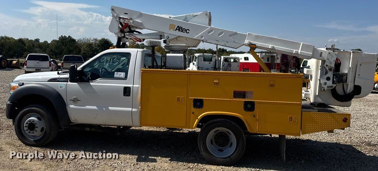 image for item DO2263 2015 Ford F550 Super Duty XL bucket truck