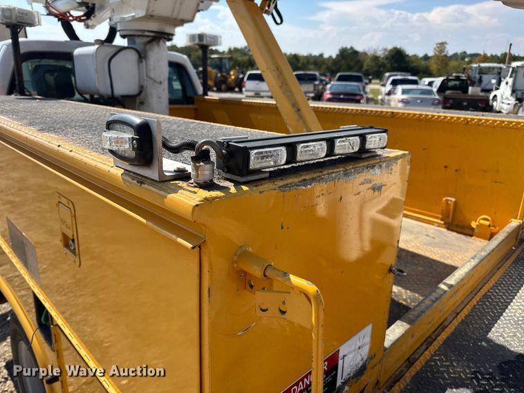 image for item DO2263 2015 Ford F550 Super Duty XL bucket truck